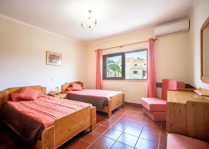 Atlantico Sul 公寓 *